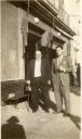 FDL  1947 Mrs Marques et Blisowski devant le café.