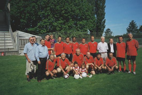 Equipe anciens de l'USFE,avec à G,Claude CAMPS,le trésorier adjoint.