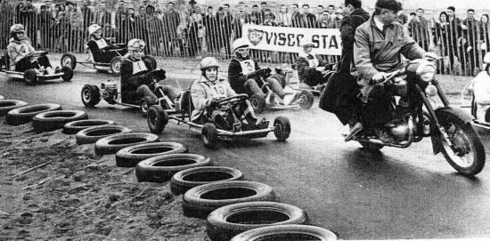 Aux DUNES de Fort de L'Eau: course de karts.