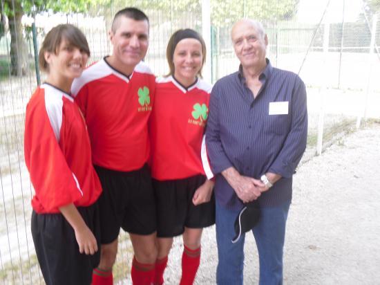 CATALA Cherlaine et Laura. Alain CATALA.(Leur pére) et Gilbert MARQUES. MAI 2010.